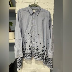 Gap - Chambray Embroidered Drapey‎ Button-down Women’s Medium